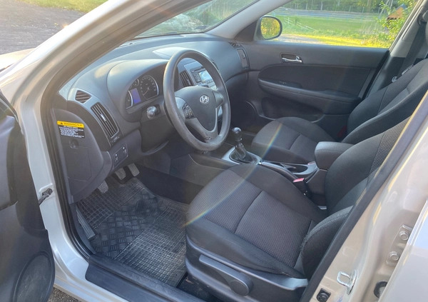 Hyundai I30 cena 10500 przebieg: 213000, rok produkcji 2009 z Rychwał małe 67